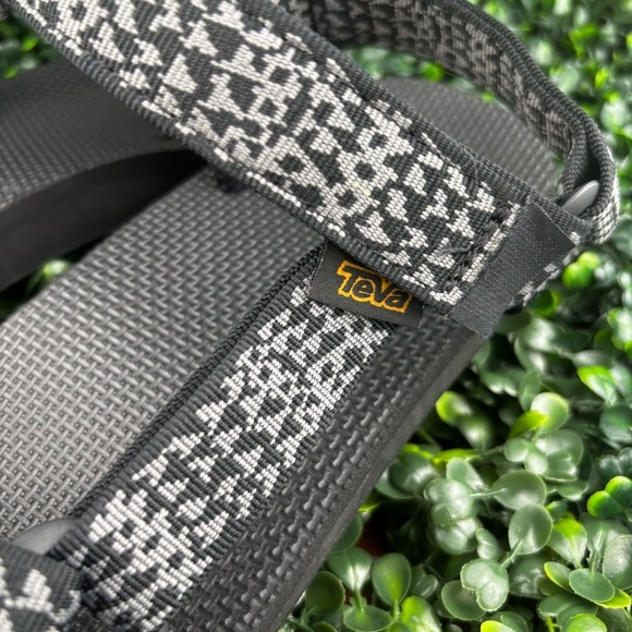 TEVA ORIGINAL UNIVERSAL SANDALS IN THE ETCHING BLACK COLORWAY SIZE 10 MAN main image 6